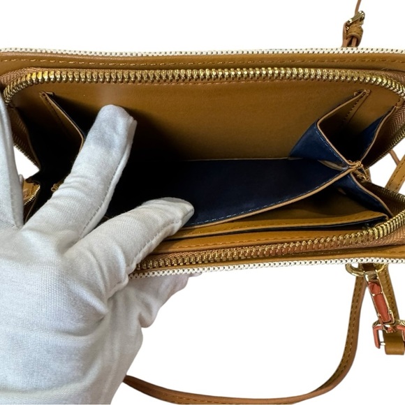 Paravel Luxury Travel Convertible Crossbody Clutch Wallet Purse - EUC - Picture 8 of 10